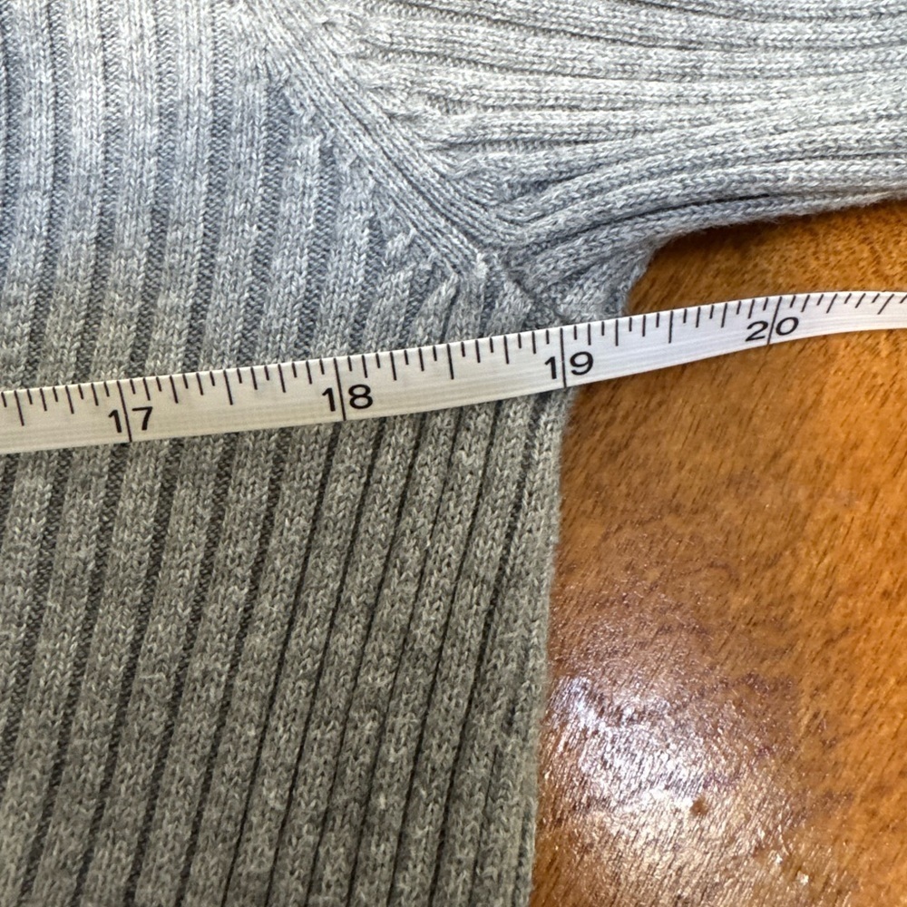 Vintage Y2K J. Jill Light Gray V-Neck Sweater with collar - Picture 6 of 8